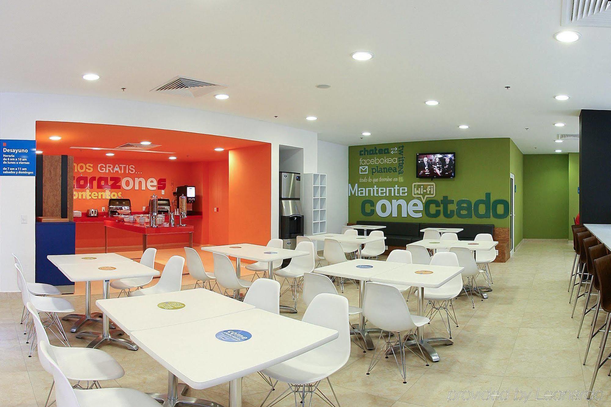 One Leon Poliforum León Exterior foto